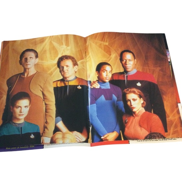 Star Trek Deep Space Nine Collectors Golden Premium Edition w/Posters - Picture 4 of 6